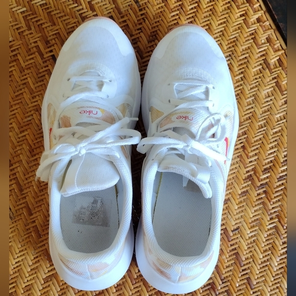 Women's In-Season TR 13 Floral Nike Sneakers - Picture 8 of 8